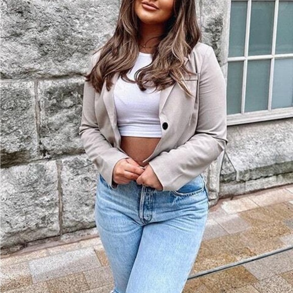 It’s a vibe khaki blazer - Picture 4 of 5